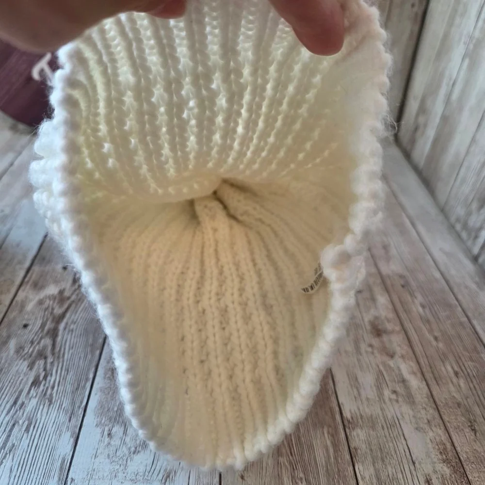 Women's Berkshire Fashion Inc. White Knit Beanie Hat with Brown Faux Fur Pom NWO